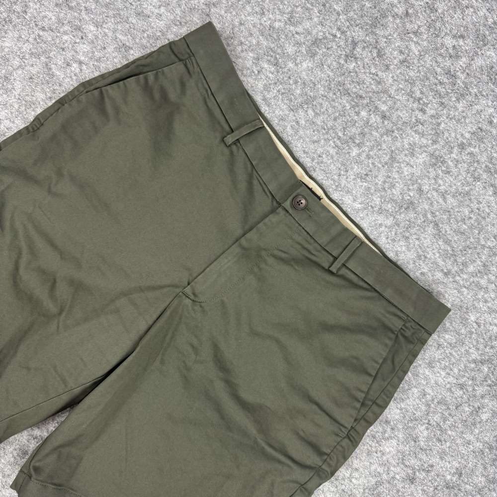 Banana Republic Men's Size 36 Olive Green‎ Chino 9" Shorts